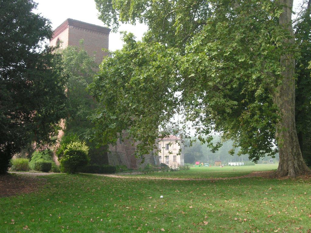 Giarole Castello Sannazzaro B&B מראה חיצוני תמונה